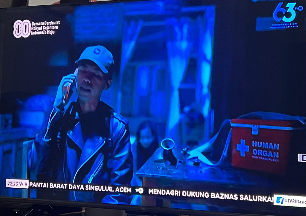 bowiewaskito's tweet photo. behind the scene for "RUMAH SINGGAH" film! 

watch full movie on this link below:
https://t.co/rzsz61QdPX

#rumahsinggah #film #BowieWaskito #movie #shortmovie #acting https://t.co/pXlIUmakUT