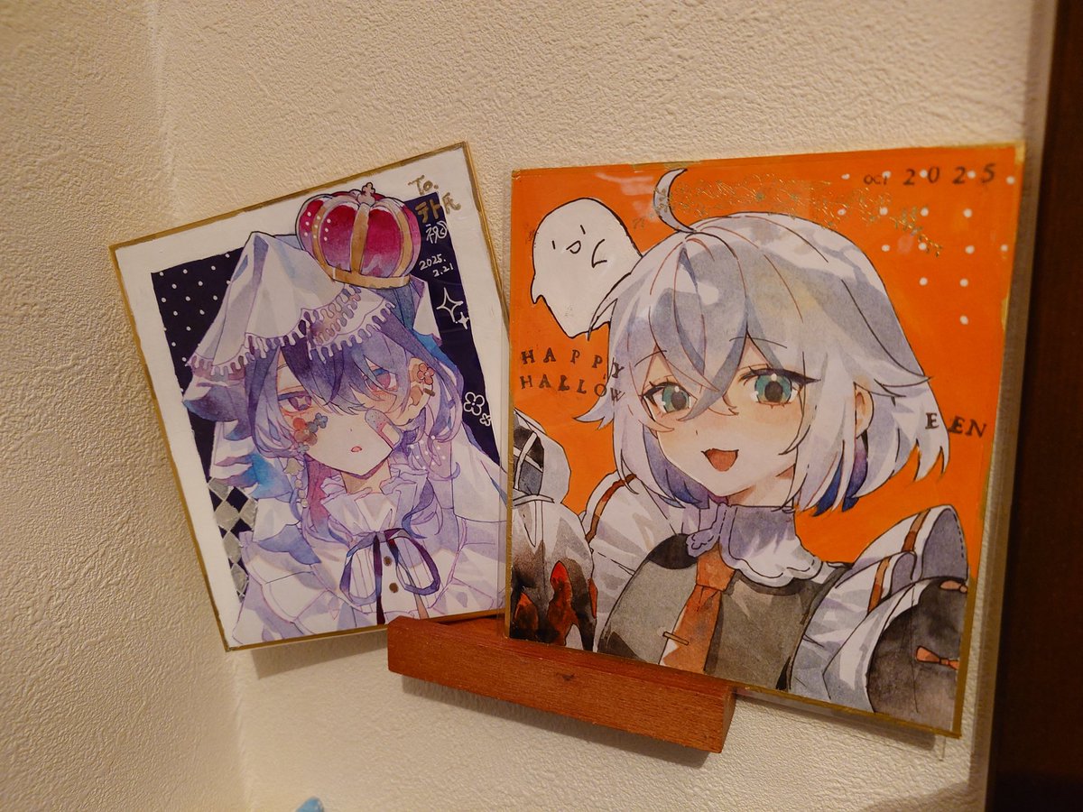 祝く月先生(#x_xtsukix_x)のアクリルスタンドと色紙届いたーーー！
どっちもめちゃくちゃかわいい😭😭😭

アクスタ可愛すぎて絶対欲しいと思ってたら色紙もゲット出来て、はちゃめちゃに嬉しい🥹
色紙2枚目です✌️

あと封筒にオバケちゃん描いてくれててこれも家宝です🥹