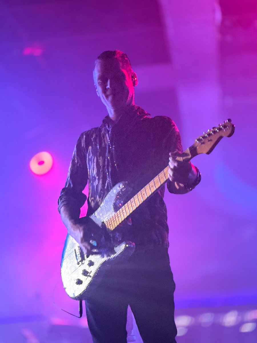 Definitely had plenty to smile about this week 🤘🏻🎸

#smile #goodthings #music #guitarist