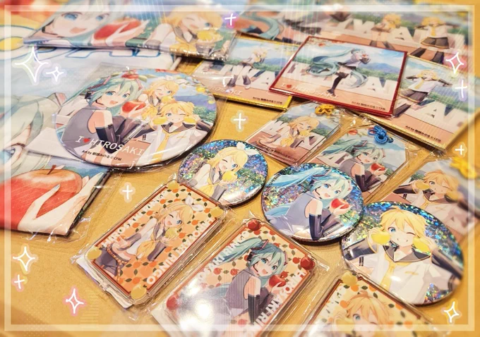 クリプトン様より『初音ミク×JAつがる弘前』コラボ第2弾のグッズサンプルをいただきました! 今回も種類豊富で、しかもどれも素敵に仕上げていただき感無量です…! リンレン&黄色いりんごが加わったことで全体のカラフルさが増してすごく可愛いので、ぜひお迎えしていただけると嬉しいです…!