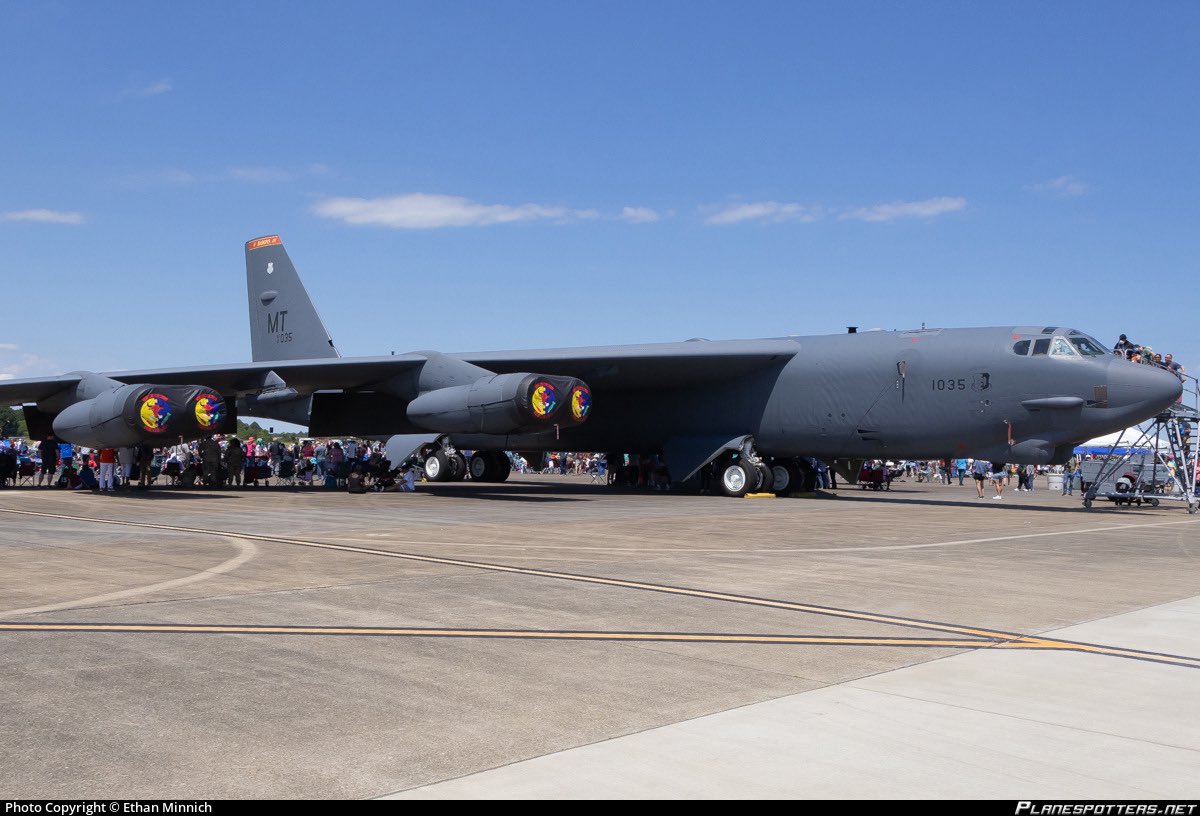 ArmchairAdml's tweet photo. #USAF United States Air Force

Boeing B-52 Stratofortress 1x
#AE58AF 61-0035 - PARKA 11

A B-52 from Minot AFB is currently headed South towards the Gulf of Mexico. I’d be willing to bet it’s either a flight of two, or more likely three. 

Tried to find it checking in with ATC but wasn’t able to.