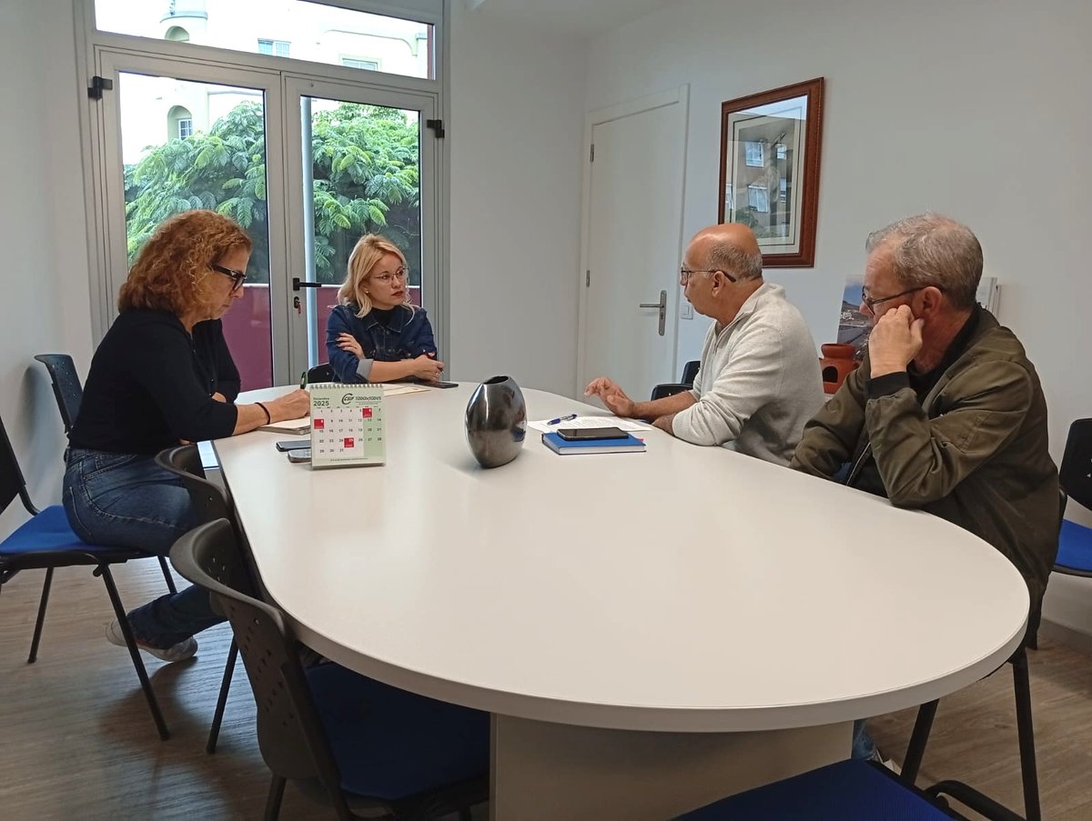 Esta mañana, la concejala de distrito, Esther Martín, se reunió con la @avlosgiles  en las dependencias municipales. 🤝

Una reunión enfocada en conocer de cerca las necesidades del barrio y seguir trabajando en soluciones. 💡

#distritotamaraceite
<a href="/EstherMartin_80/">Esther Martin</a>
