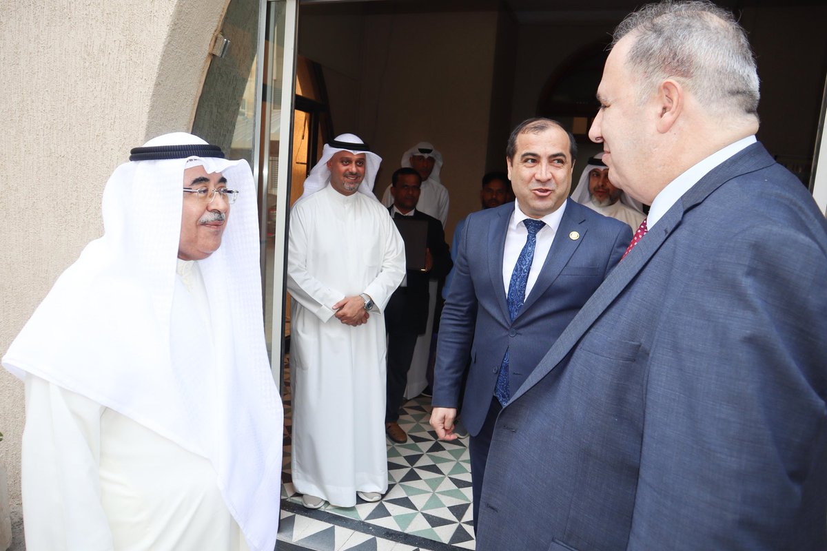 AzEmbKuwait's tweet image. خلال الاجتماع مع سعادة السيد عادل البحوه مستشار المحكمة الدستورية في دولة #الكويت ، ناقش السفير إميل كريموف مختلف جوانب العلاقات الثنائية.