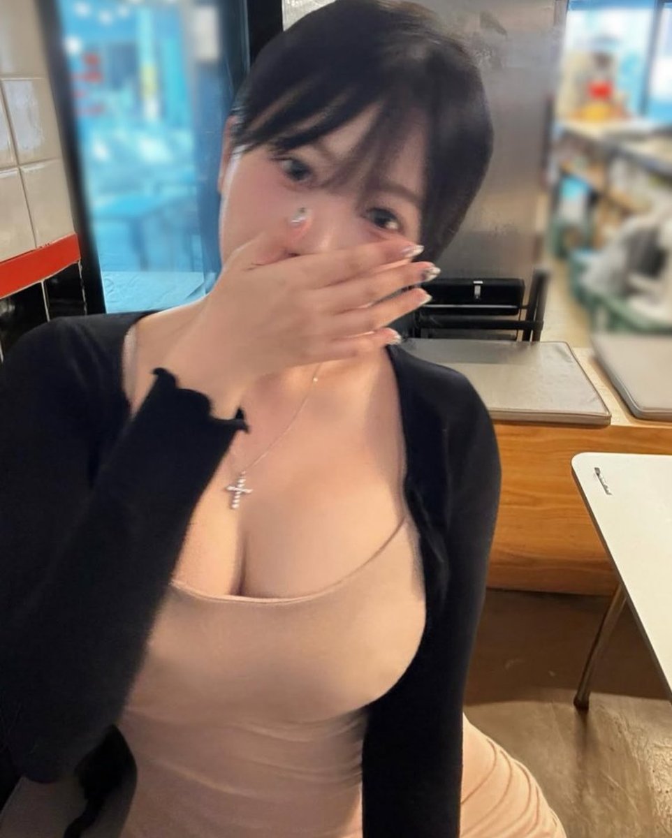 Linjee1122's tweet image. 21歳看護師の雰囲気でーす♡

はなそー今日もべろべろ笑

#いいねでdm #裏垢女子