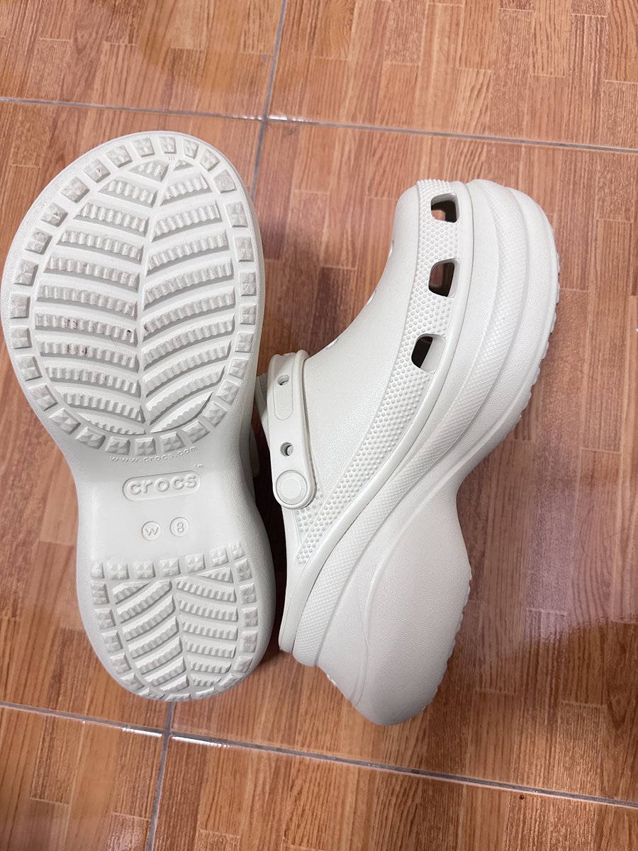 mmaem1111's tweet photo. ส่งต่อค่าใส่ไป1ครั้ง W8 
1,990 รวมส่ง พร้อมโอนลดได้งับ  #ส่งต่อcrocs #ส่งต่อรองเท้า https://t.co/m252DjOQIX