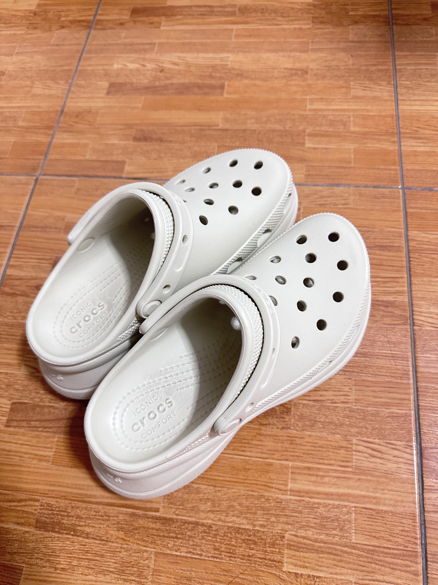 mmaem1111's tweet photo. ส่งต่อค่าใส่ไป1ครั้ง W8 
1,990 รวมส่ง พร้อมโอนลดได้งับ  #ส่งต่อcrocs #ส่งต่อรองเท้า https://t.co/m252DjOQIX