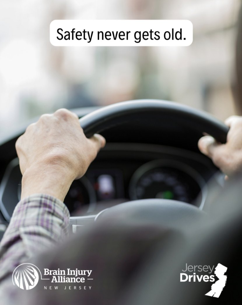 SouthOrangePD's tweet image. 🚗 Older Driver Safety Awareness Week 🚗

Safe driving keeps everyone protected — drivers, walkers, and riders alike.
Now is the perfect time to talk with loved ones about:

👁️ Regular vision and health checks
🛣️ Mobility and reaction time
👍 Confidence behind the wheel