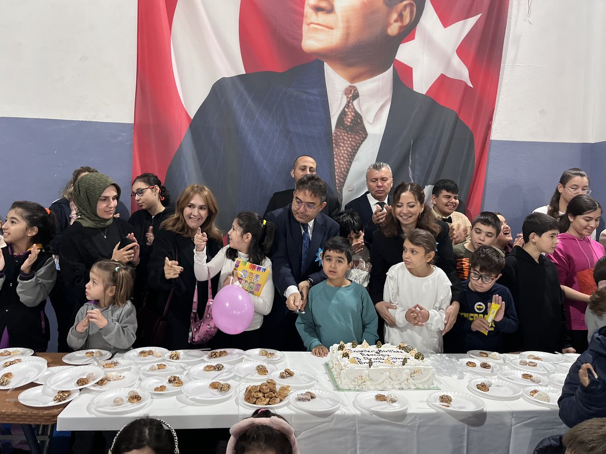 sk_nur's tweet photo. Hepimizin aynı gökyüzünün farklı yıldızları olduğunu unutmadan; eşitlik, erişilebilirlik ve anlayışın güçlenmesi dileğiyle… #3aralikdünyaengellilergünü #engelleriberaberaşacağız https://t.co/yac9KdL9pK