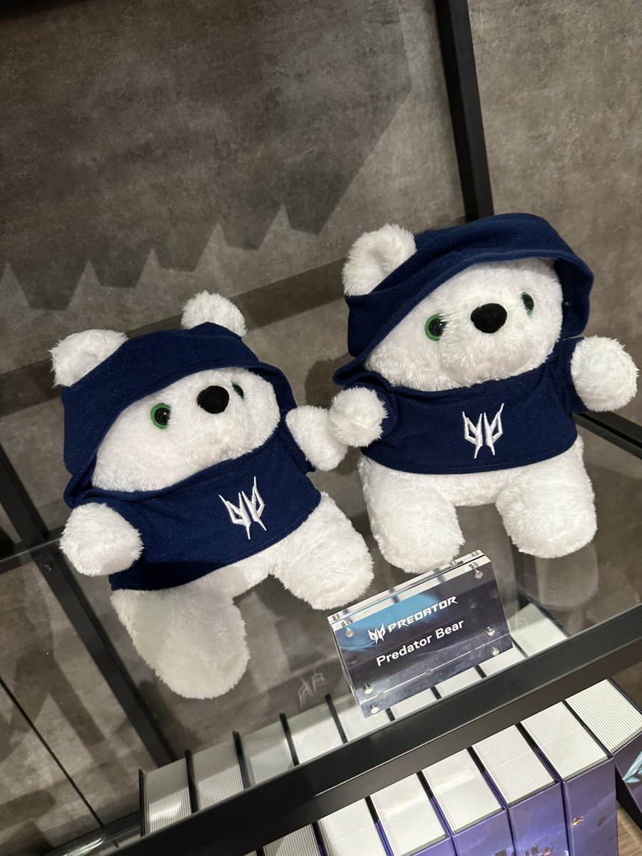 ❄️Predator Holiday Giveaway❄️ チェッくま！ʕ•ᴥ•ʔ