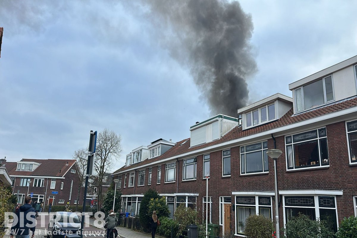 Brand aan de Van der Brugghenstraat in Delft opgeschaald naar Middelbrand