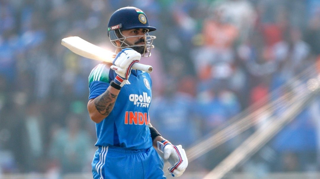 rakeshrok20's tweet image. Virat Kohli ton. Two in two back to back centuries.

#ViratKohli #ViratKohli𓃵 #virat #KingKohli #GOAT𓃵 #century #TonTon #Cricket #CricketNews