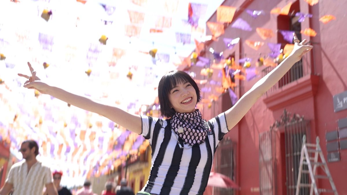 LALALIFE_TBS's tweet image. 今週の #ララLIFE チョイ見せ📸

#小松菜奈 メキシコ・死者の日へ🇲🇽💀

現地家族と市場を巡り、グルメを堪能し、
死者を迎えるパレードの準備をします❤️‍🔥

骸骨メイクにも挑戦！？

ぜひお楽しみに😊🌟

#さまぁ〜ず #三村マサカズ #青木崇高
#メキシコ #死者の日 #パレード