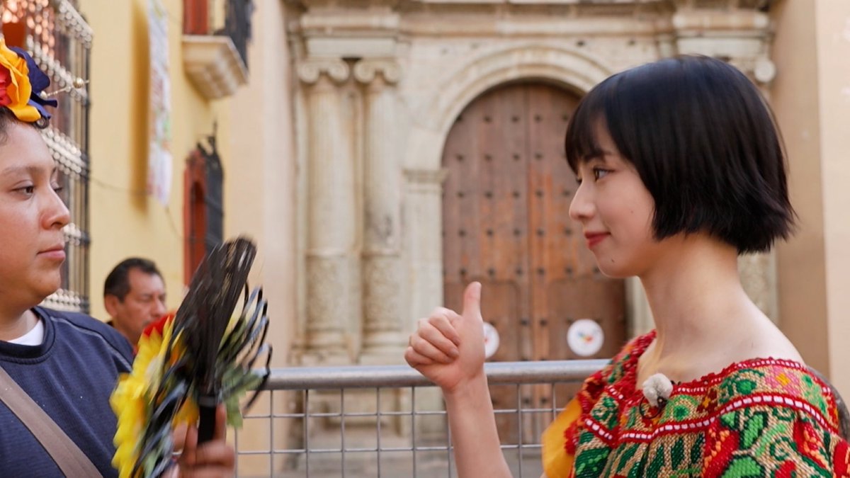 LALALIFE_TBS's tweet image. 今週の #ララLIFE チョイ見せ📸

#小松菜奈 メキシコ・死者の日へ🇲🇽💀

現地家族と市場を巡り、グルメを堪能し、
死者を迎えるパレードの準備をします❤️‍🔥

骸骨メイクにも挑戦！？

ぜひお楽しみに😊🌟

#さまぁ〜ず #三村マサカズ #青木崇高
#メキシコ #死者の日 #パレード