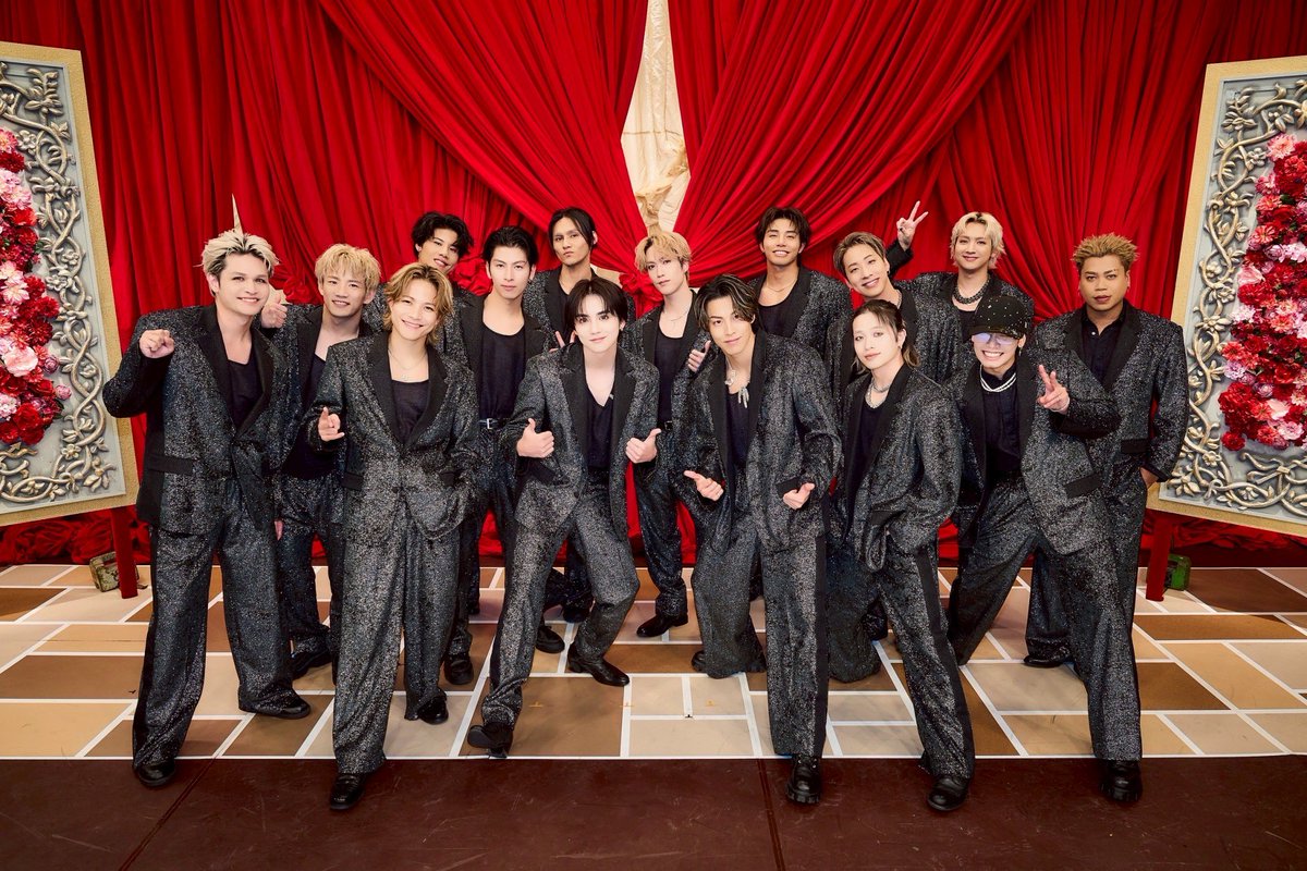 ura_river_'s tweet photo. 皆様
放送中でございます🥹🤲

スンスンさんいつも
動画で拝見させて頂いております👴🏻
ガチャムクさん
いつもグラブルガチャで
お世話になっております👴🏻✨

#FNS歌謡祭
#パペットスンスン　さん
#ガチャピン さん
#ムック　さん
#THERAMPAGE https://t.co/Pk3KLqTgkf