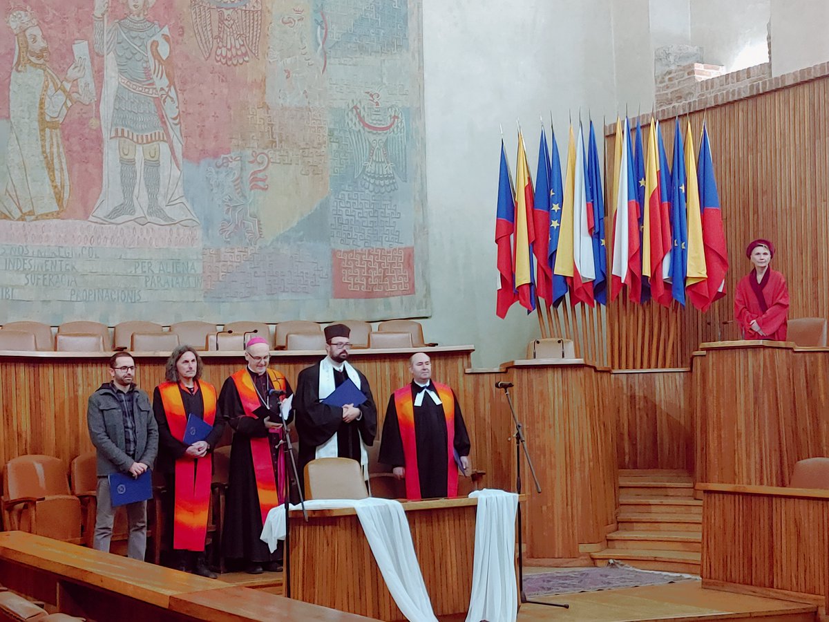 ComeceEu's tweet photo. Adviser Bazán joined the conference "Persecution for faith and chaos in the world" at @CharlesUniPRG for #RedWednesday, noting growing limits to free expression +impact on #FoRB in some Western countries. A Jewish-Christian prayer for all faith-persecuted people closed the event. https://t.co/CWwPzZy5N9