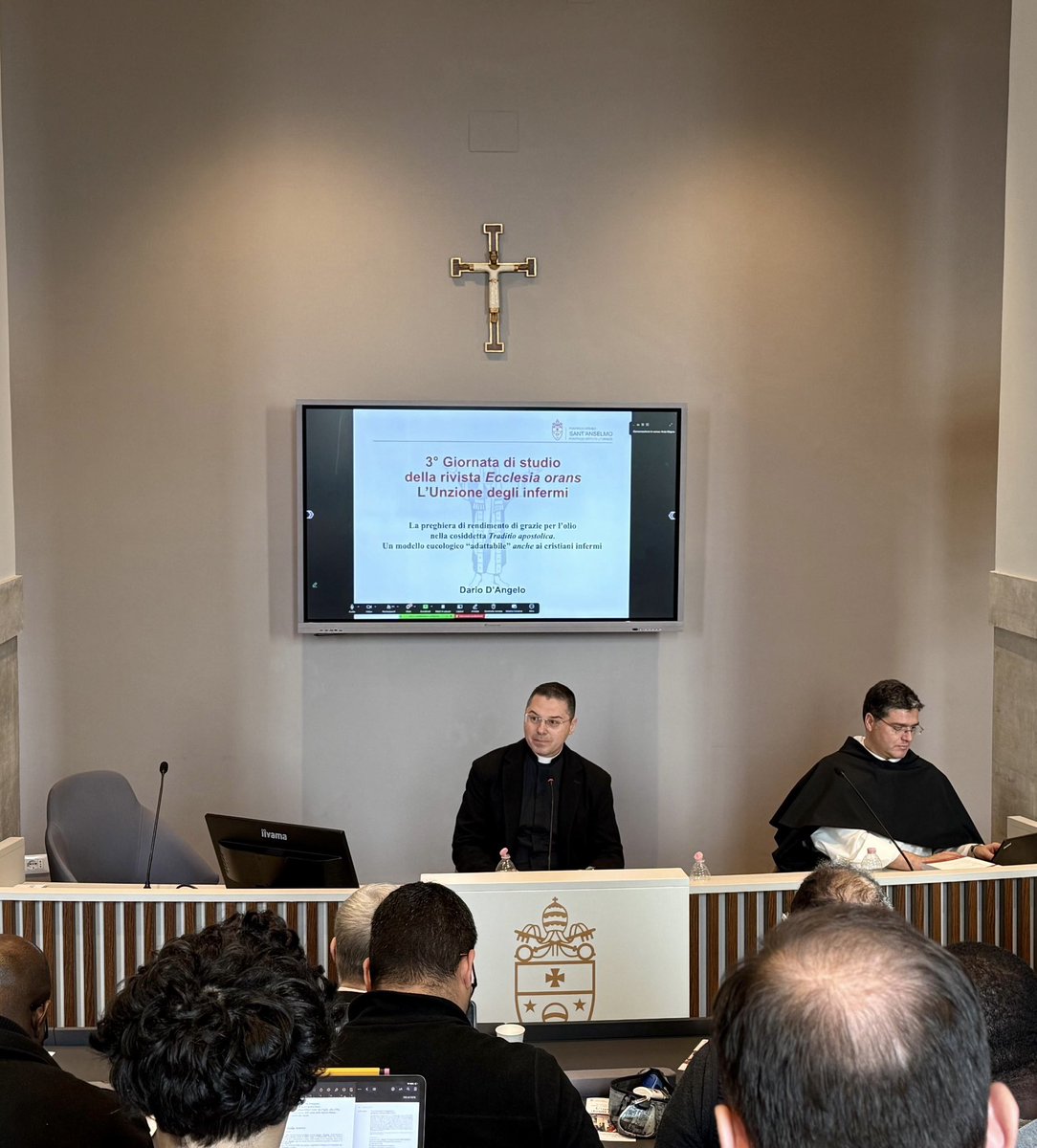 L'ultimo relatore di questa terza giornata di studio è Dario D'Angelo ST.L. - Pontificio Ateneo Sant Anselmo, Roma

La preghiera di rendimento di grazie per l'olio nella cosiddetta
Traditio apostolica.
Un modello eucologico "adattabile"
anche ai cristiani infermi