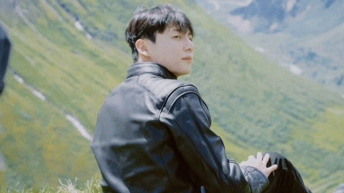 kookvtwins's tweet image. the prettiest view ♡