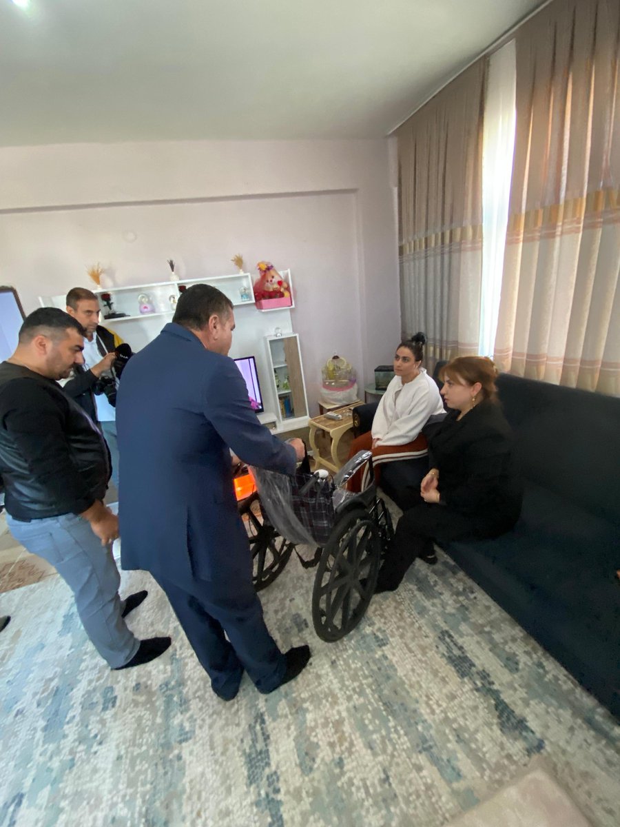 SakirErdin1's tweet image. Diyarbakır Sur’da Milliyetçi Hareket Partisi (MHP) Sur İlçe Başkanlığı, 3 Aralık Dünya Engelliler Günü kapsamında özel bir etkinliğe imza attı. MHP Sur İlçe Başkanı Şakir Erdin ve MHP Kadın, Aile, Çocuk ve Engelli Politikaları (KAÇEP) İlçe Başkanı Serap Kaya öncülüğünde…