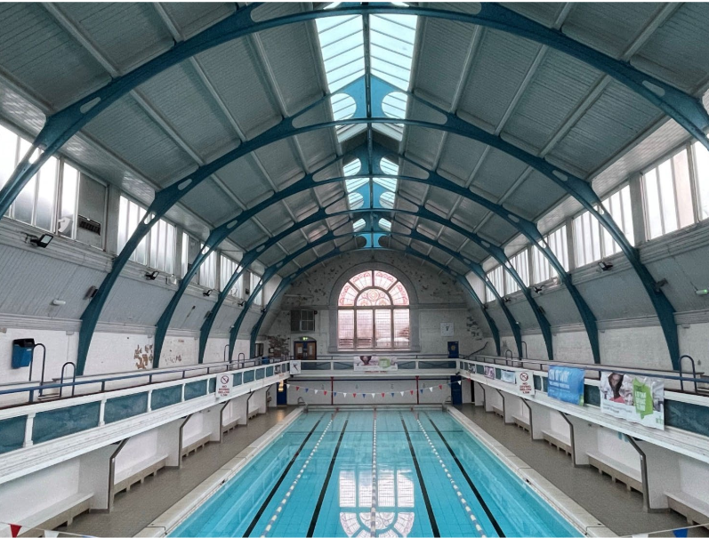 FriendsHydSwin's tweet photo. #Swindon #Health #Hydro in Milton Road will be #reopening on 19th January (large #pool &amp; #gym). The reopening of the #Turkish #Baths will be delayed a couple of months while roof #repairs take place.
https://t.co/wL6r4XWkgO https://t.co/1lfHrJKP0u