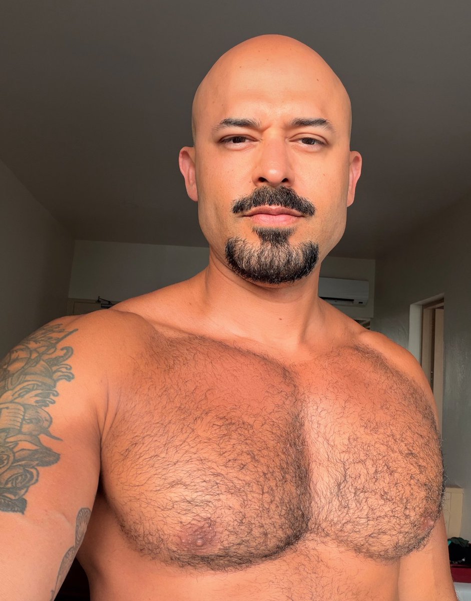 slowlowboy's tweet photo. Bom dia pra quem acordou malhou e tomou café já https://t.co/b4vOxFsGiV