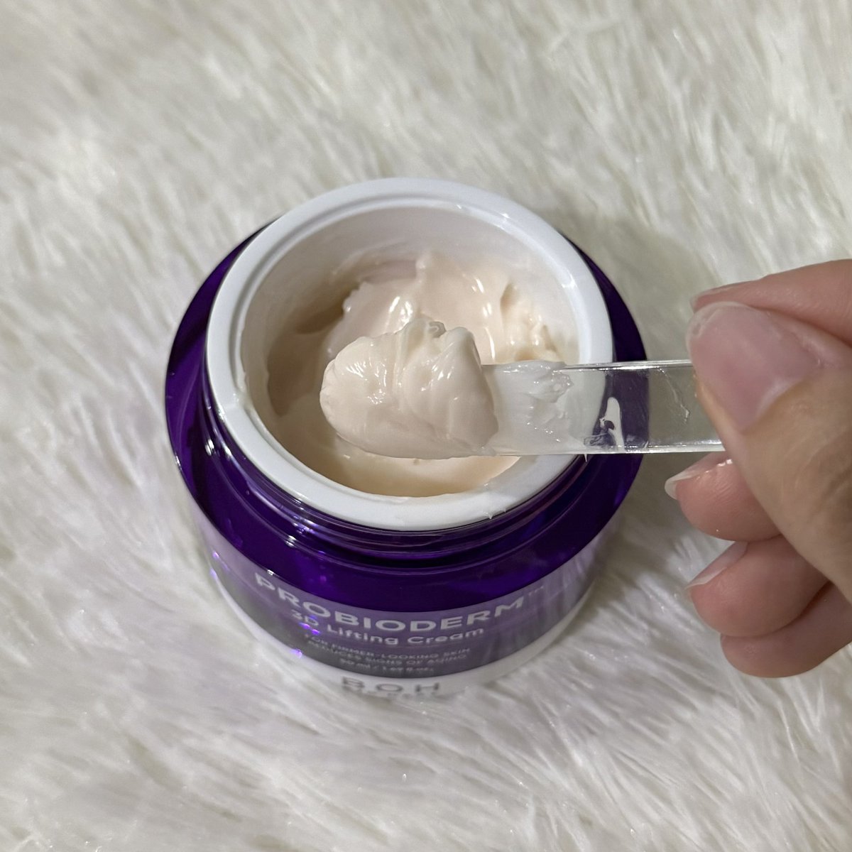 namziiww30's tweet photo. ป้ายยาสกินแคร์ที่เหมาะกับวัย30+ day cream x night cream bioheal boh คู่นี้เลยค่ะ ใช้ดีมากเพราะใช้อยู่ ตัว day cream เติมคอลลาเจน ผิวเนียนสวย ส่วน night cream ยกกระชับผิว รูขุมขน ใช้คู่กันผิวสวยอิ่มฟูมาก
#nightcream #3Dcream #biohealbohth
#daycream #collagencream https://t.co/aIZQL7KTcJ