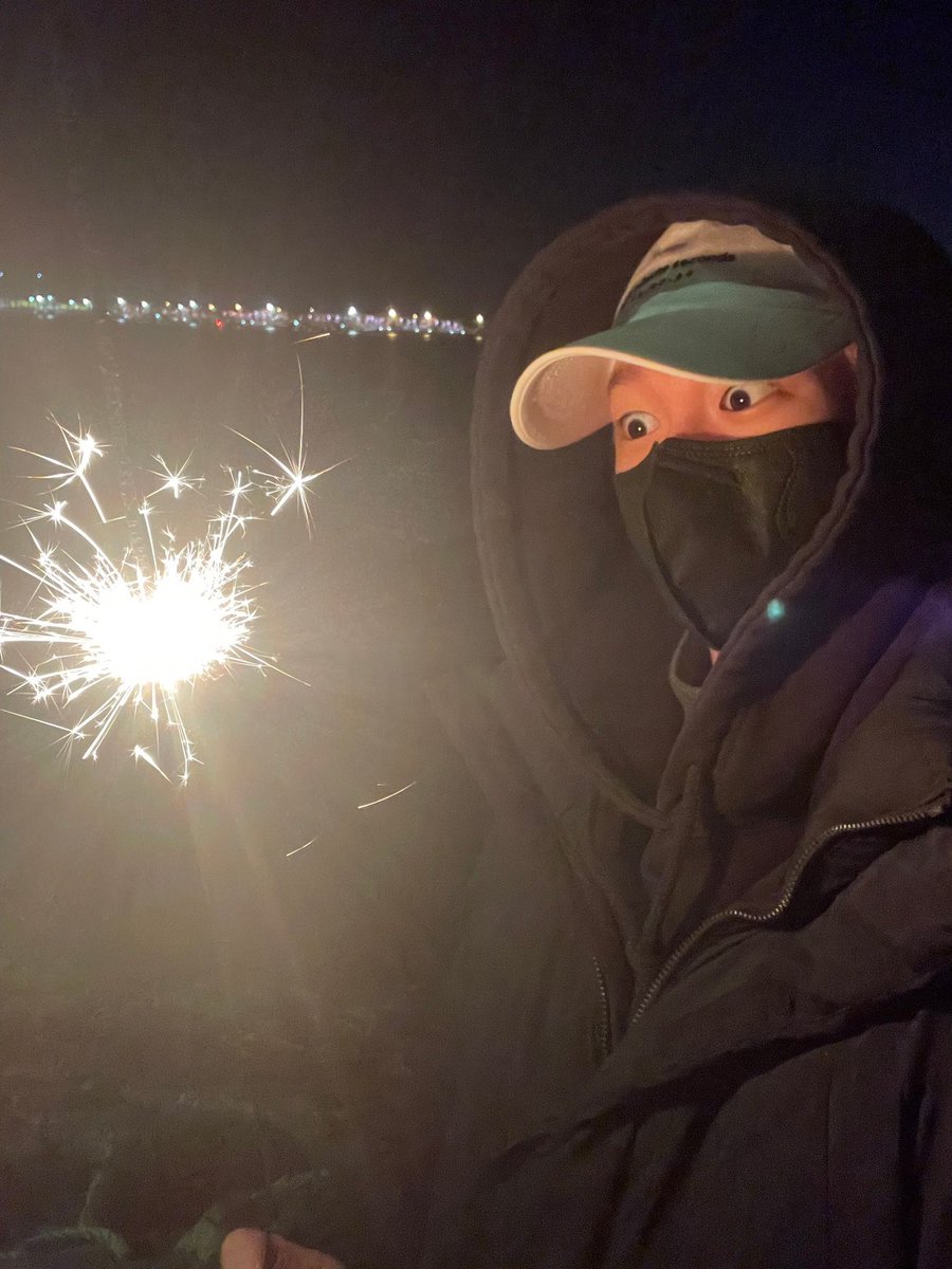 210404 웨이보
오늘 매니저 형이랑 바다 다녀왔어요!!😄🌊☀️

#피원하모니 #테오