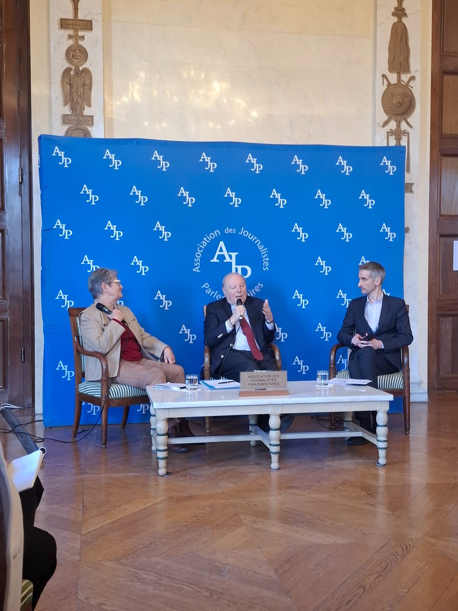 #PLFSS2026 
Hervé Marseille UDI devant <a href="/AJParlement/">AJP</a> 
"C'est un moment de tension. Depuis qu'Edouard Philippe s'est opposé à la hausse de la CSG sur le capital, il y a un effet domino. Laurent Wauquiez est dans la roue. C'est au gouvernement de trouver une issue."
#directAN
@lci