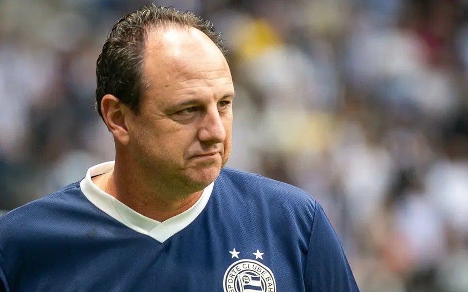 ATENÇÃO, baba-ovos de Ceni, CFG e que tais:

Tentar censurar ou escarnecer a crítica alheia só mostra que vocês não confiam tanto assim na qualidade do trabalho do cidadão.