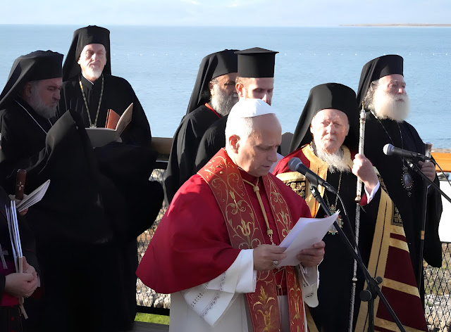 santegidionews's tweet photo. Andrea Riccardi, il blog: Una missione a sostegno di una nuova stagione di pace. La visita di papa Leone in Turchia e Libano,  terre che incarnano l'incontro fra culture https://t.co/mGVDkjNSGP https://t.co/uOapirMhlG