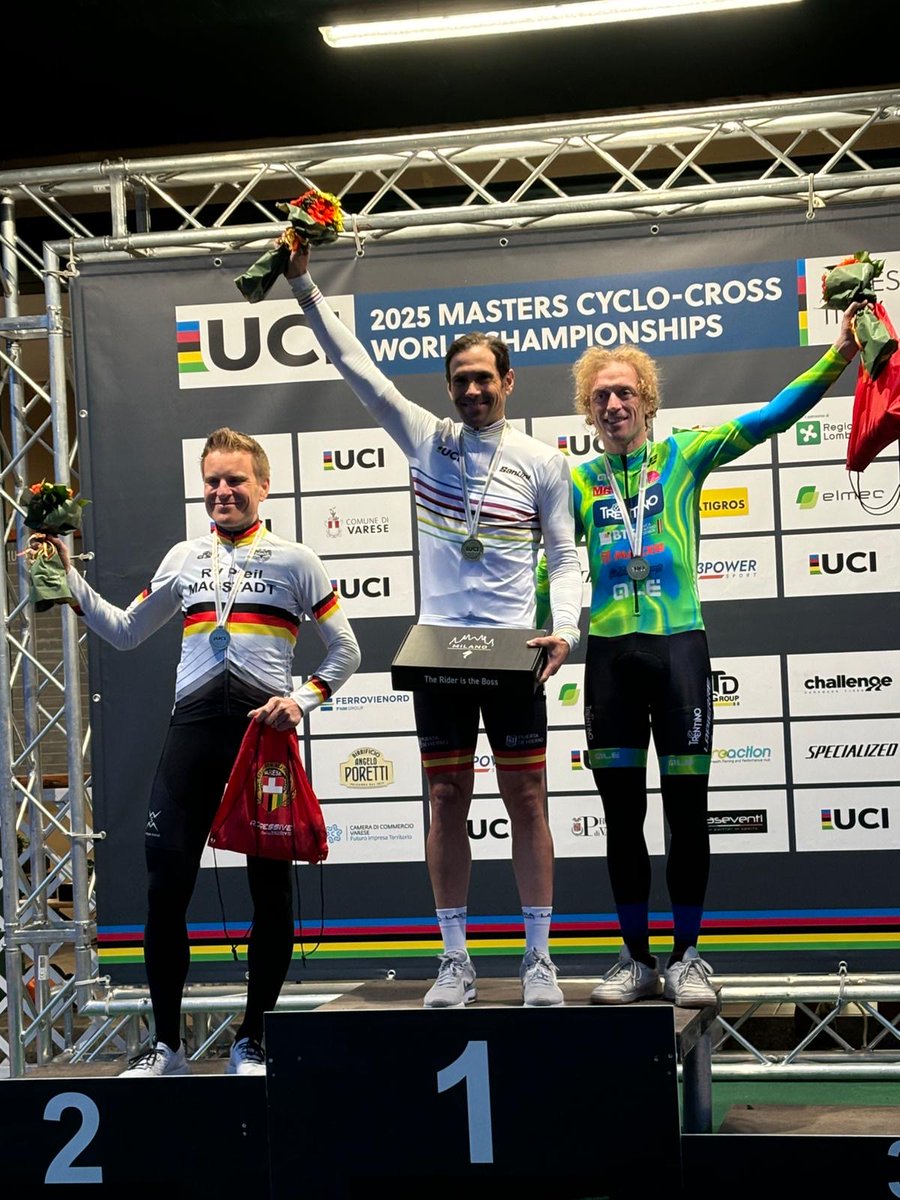 PlanetMTB tweet media