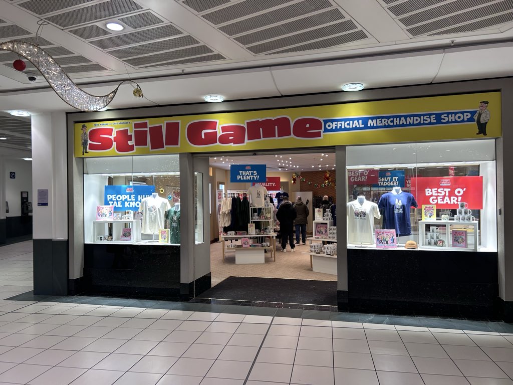 CraiglangHerald's tweet image. PEOPLE HUV TAE KNOW! Stumbled across this amazing #StillGame pop-up shop at Buchanan Galleries today. That’s my Christmas shopping sorted! @FordKiernan1 @paulza70 @McCarryJane @MrMJCox @GavsterNo1 @govindajeggy @MrMHines