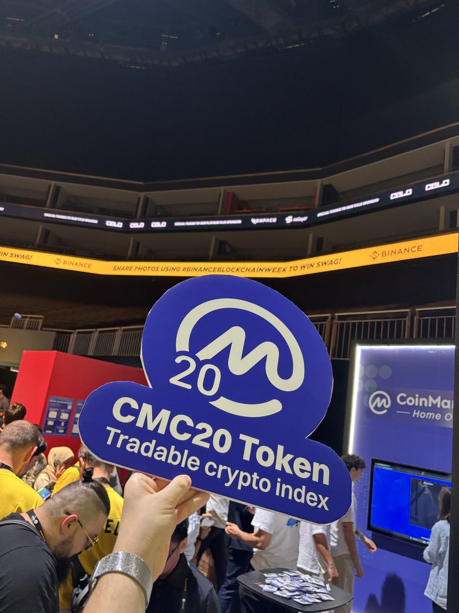 isskop's tweet photo. Having fun at @coinmarketcap desk and listening about #CMC20 #BBW2025 @binance should list it!!!🔥 https://t.co/oMA5J2k9Eu