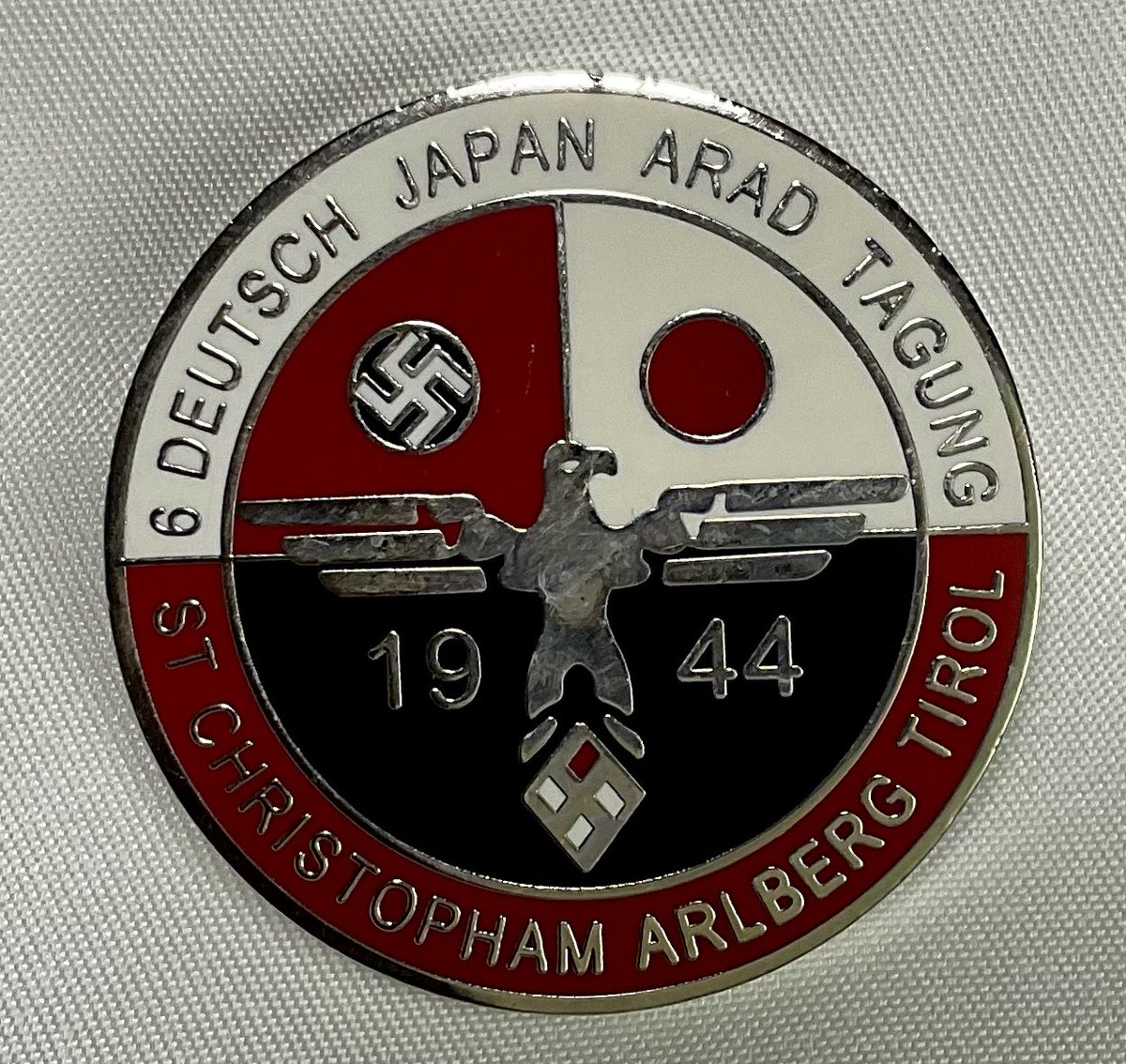 Evdokiya__'s tweet image. 独日友好バッヂ