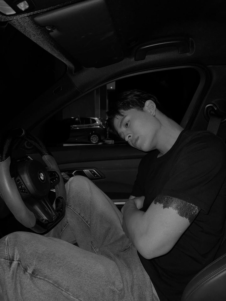 doublepjourney_'s tweet image. แทททูดาเมจมาก 🖤🫠

📸 IG : @ppnaravit

#ppnaravit