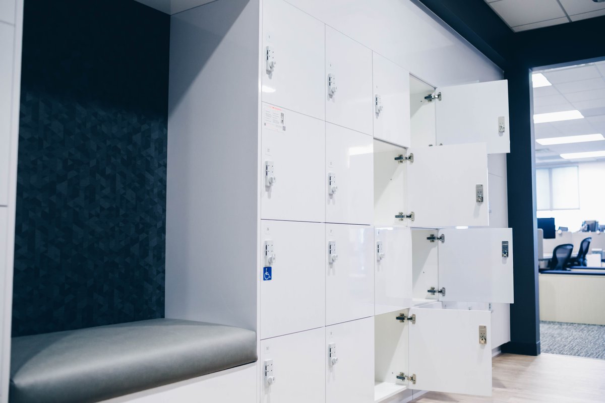 Hollman Lockers tweet media