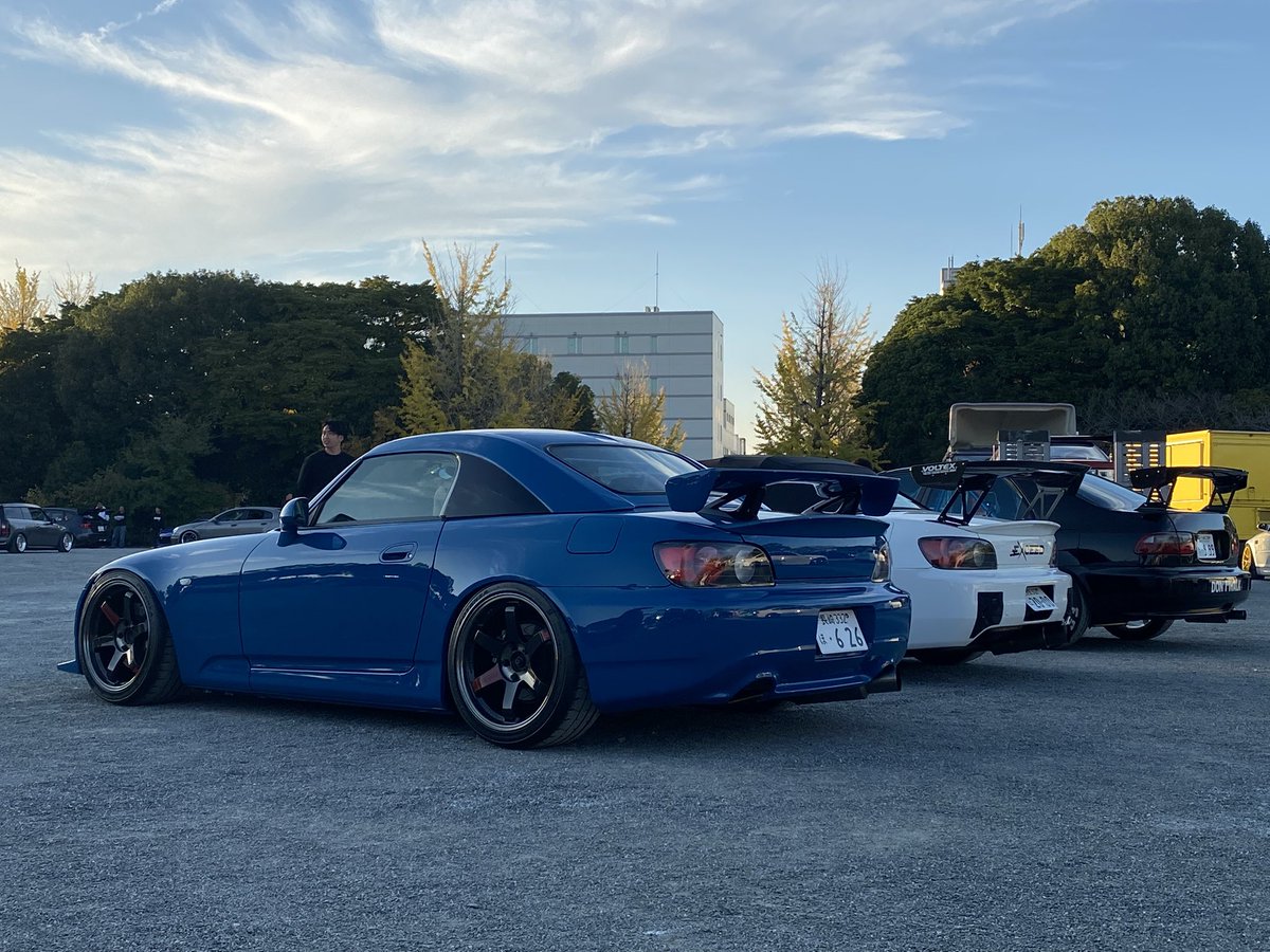 ラグナセカブルーにオールペンされて
S2000が手元に戻って来ました！

先月のエリアワンがお披露目会で先輩方と並べれてご無沙汰だった方々にもお会い出来て久々イベント楽しませて貰いました！

以前みたく趣味に使える時間が減りましたがゆっくりやって行こうと思います😌