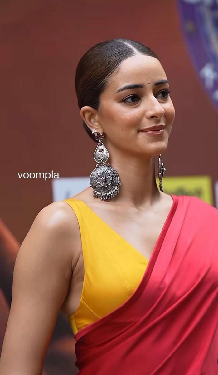 Strcitly choose one ?🔥🤔
ALia or ananya ?

#AliaBhatt _ LIKE❤️
#AnanyaPanday _ RETWEET🔁

LIKE ❤️                   RETWEET🔁