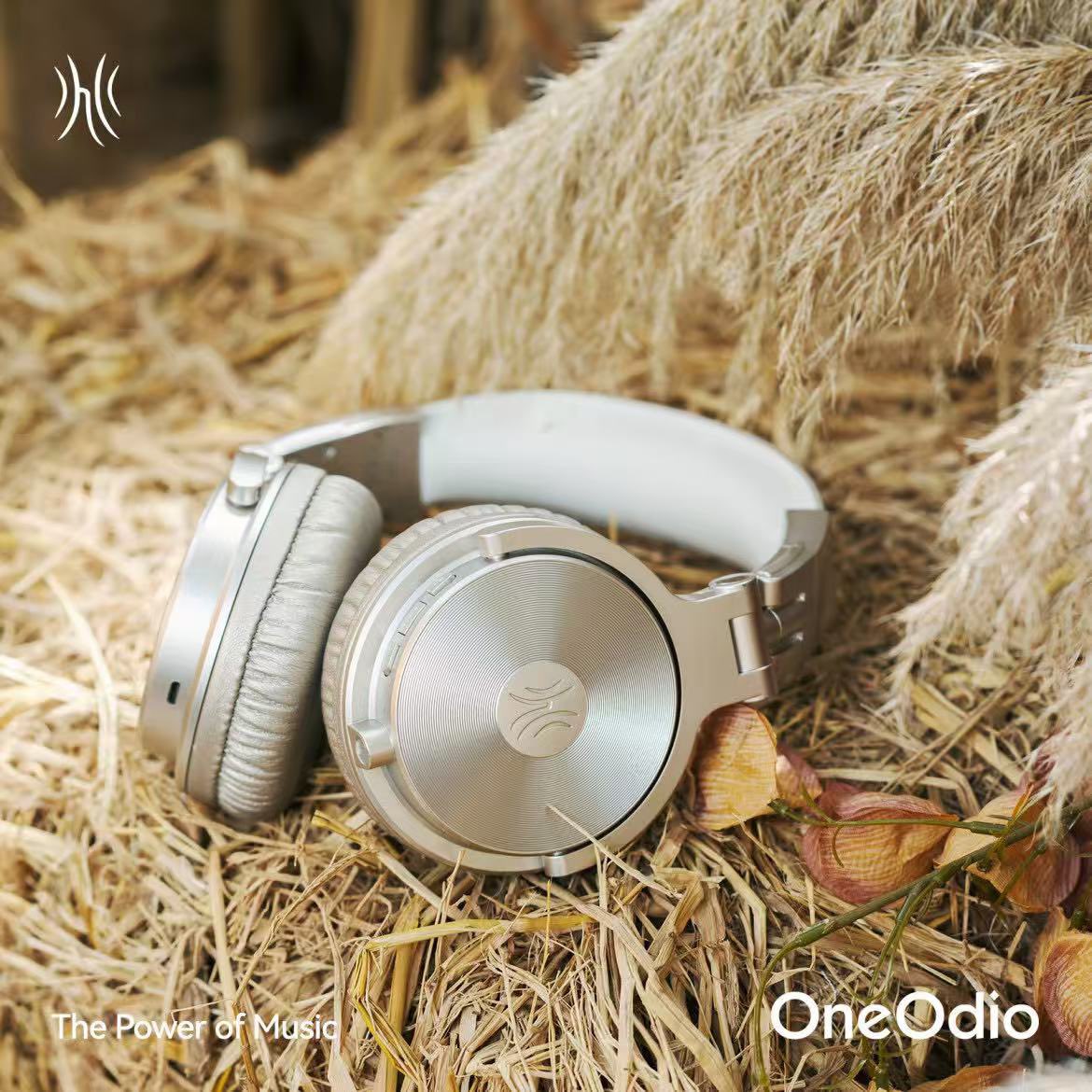 🎧 OneOdio Pro C: What’s Your Sound Color? 

🎨 Deep bass, 50mm drivers, 110 hours of playtime — solid sound, comfy fit. 

Available in six colors: 🌤 Sky Blue | 💎 Champagne | ❤️ Red | 🌸 Rose Gold | ⚪ Silver | ⚫ Black. Which one matches your vibe? 
- 
- 
- 
#OneOdio #ProC