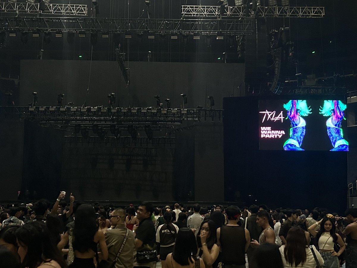 dispatchmnl's tweet photo. Manila TYGERS, are you ready? Tyla is hitting the stage tonight at the MOA Arena for Tyla: We Wanna Party Asia Tour in Manila.

Presented by Live Nation Philippines

For more news and entertainment updates, visit us at https://t.co/A1Ury5heYz

#TylaInManila 
#FromTheDispatch https://t.co/hWZf9CaVxx