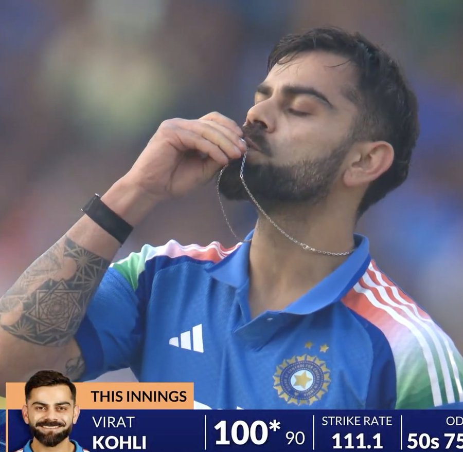 Sunn_Shine1_'s tweet image. Today, after so long, I finally saw Kohli hitting back-to-back centuries 😭
16 more to go 🤞♥️
#ViratKohli𓃵  #Vira