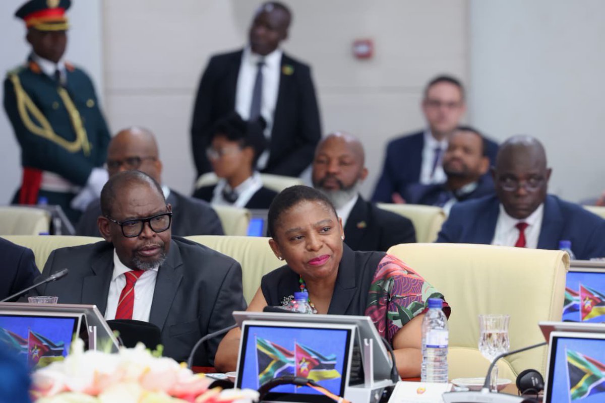 Khumbudzo Ntshavheni tweet media