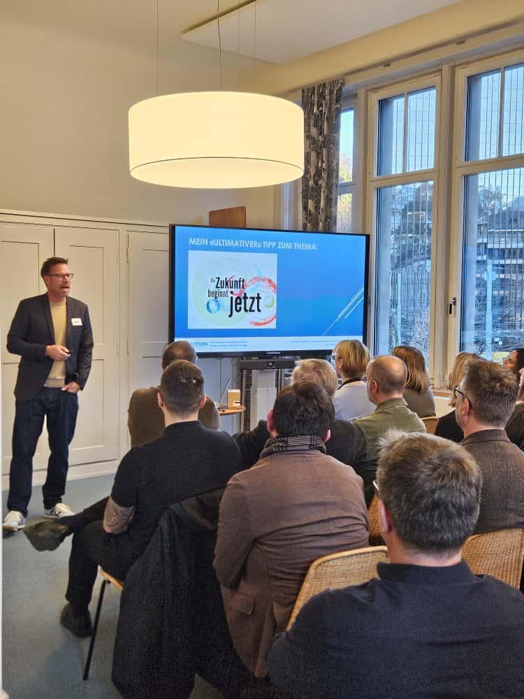 Inolution_AG's tweet image. Kompetenzen 💡 und Einhörner 🦄 zum Gipfeli 🥐 und Kaffee ☕ Genau das durfte ich vor wenigen Tagen am St.Galler HR-Gipfel um 7.30 Uhr zum Thema «Kompetenz trifft Reflexion – Strategien für die Arbeitswelt von morgen» erleben.  

Weiterlesen: linkedin.com/posts/andreasm…