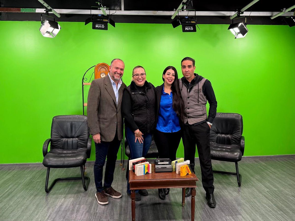 Mi  agradecimiento al <a href="/ColeccDgo/">COLECC Durango</a> y, en especial,a <a href="/carmenquinter15/">carmen quintero</a>, <a href="/pattykst/">PATRICIA CASTRO</a>  y José Luis Guerrero, la invitación al programa “Desde la Trinchera”, donde tuve la oportunidad de compartir un poco sobre mi trayectoria.