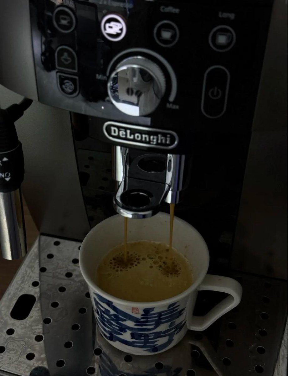 abc2014010's tweet image. My morning coffee and I have a silent agreement:
it keeps me alive, and I pretend the day isn’t as chaotic as it actually is