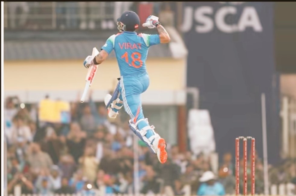 kabirkhan488's tweet photo. VIRAT KOHLI – 102(93)
This is not just batting… यह विराट कोहली की क्लास का लाइव प्रूफ है।
The Greatness. The Peak. The Aura.
He is playing on a level जहाँ बाकी सिर्फ देखते रह जाते हैं।
The Undisputed G.O.A.T 🔥👑
#ViratKohli𓃵 #INDvSA #RunMachineKohli #KingKohli https://t.co/qEDo0OsKEW