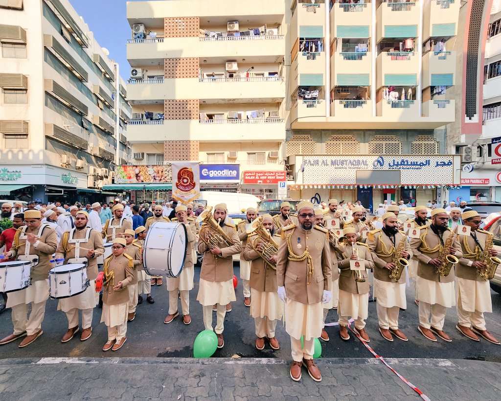 Bohras_MidEast's tweet image. Years of Unity. One Shared Home. ❤️🇦🇪
On the joyful occasion of #UAENationalDay, the @Dawoodi_Bohras of #Dubai came together to celebrate the values of unity, progress, and harmony that define this remarkable nation.
With deep gratitude for the UAE’s visionary leadership and