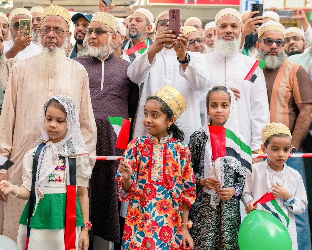 Bohras_MidEast's tweet image. Years of Unity. One Shared Home. ❤️🇦🇪
On the joyful occasion of #UAENationalDay, the @Dawoodi_Bohras of #Dubai came together to celebrate the values of unity, progress, and harmony that define this remarkable nation.
With deep gratitude for the UAE’s visionary leadership and
