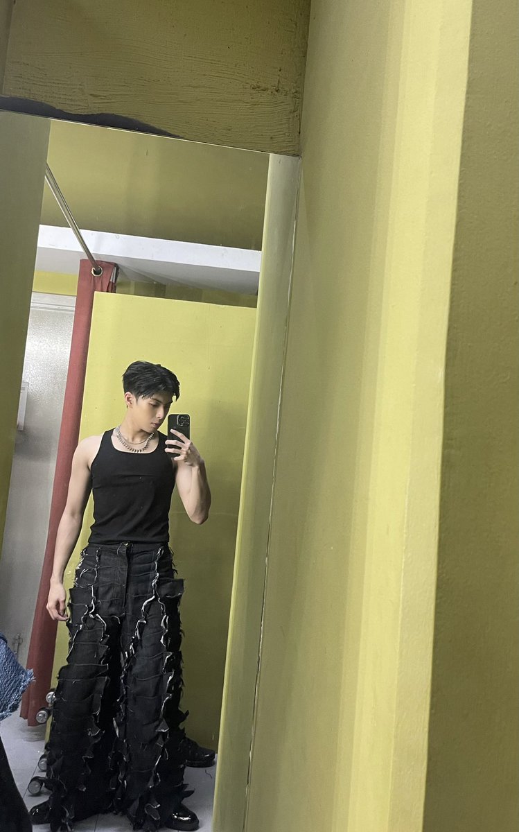wrive_ishiro's tweet photo. 🪩🕺🏻
#ShowtimeMagPOPsikat https://t.co/jgJKLz4yY1