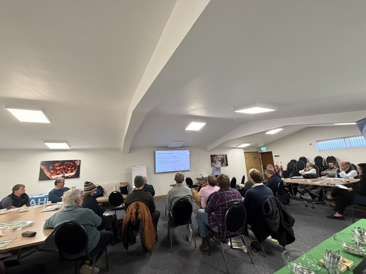 TheVI_Tweets's tweet image. First joint @AHDB_Cereals Resistance Roadshow today near Launceston funded by @DefraGovUK, Introduced by @VIChampion Mike Hambly (@Longwool). Here’s @ADASGroup John Cussans @WeedSciJohn talking weed resistance. Next up HAU’s Tom Pope @ipm_tom on insecticides