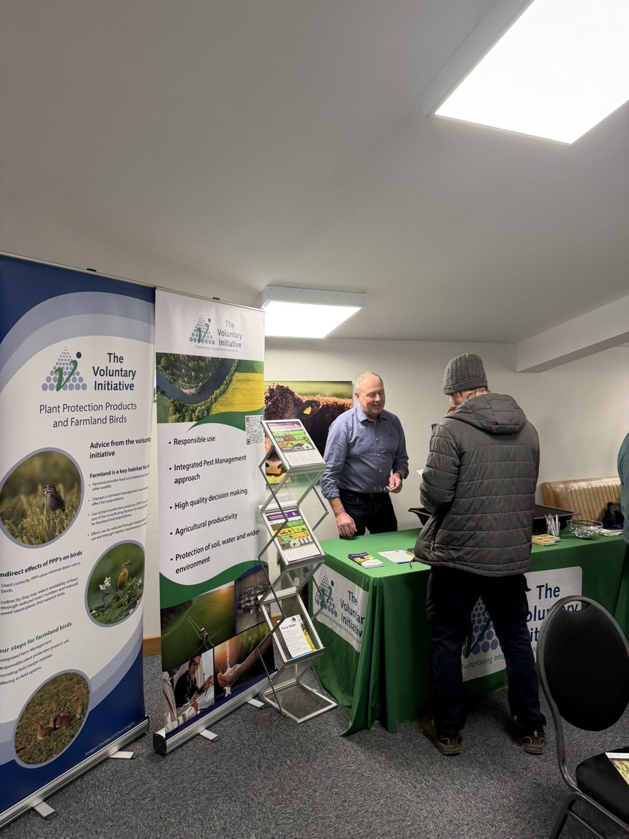 TheVI_Tweets's tweet image. First joint @AHDB_Cereals Resistance Roadshow today near Launceston funded by @DefraGovUK, Introduced by @VIChampion Mike Hambly (@Longwool). Here’s @ADASGroup John Cussans @WeedSciJohn talking weed resistance. Next up HAU’s Tom Pope @ipm_tom on insecticides